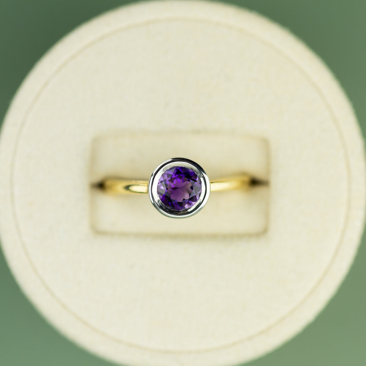 18 Karat Yellow Gold round Amethyst Ring at RR jewellers Yarm UK