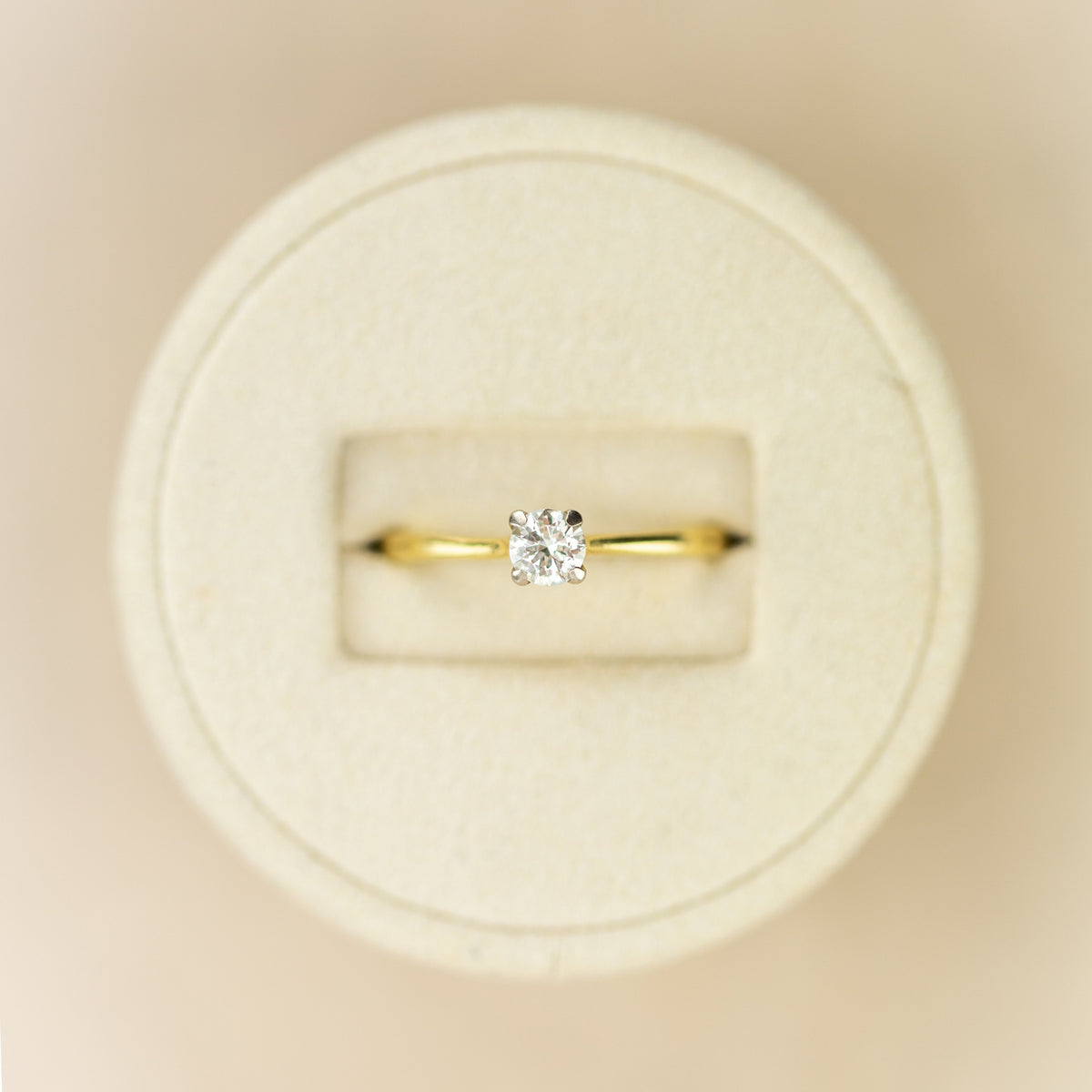 Pre Loved 18 Karat Yellow Gold Round Cut Solitaire Diamond Ring at RR Jewellers Yarm